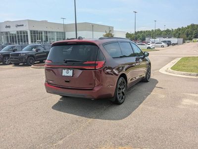 2023 Chrysler Pacifica — detail view