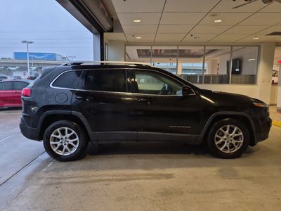 2017 Jeep Cherokee — interior view