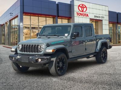 2025 Jeep Gladiator — side profile view