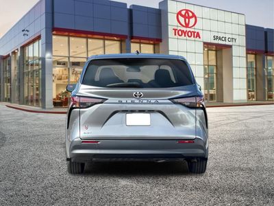 2026 Toyota Sienna — detail view