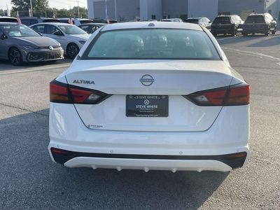 2025 Nissan Altima — detail view