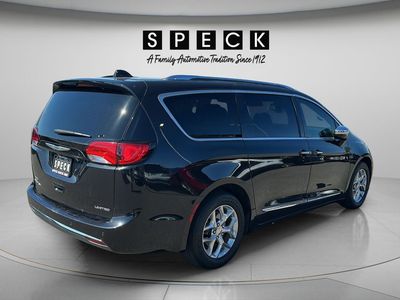 2018 Chrysler Pacifica — detail view