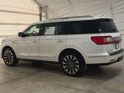 2020 Lincoln Navigator — side profile view
