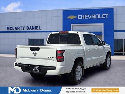 2022 Nissan Frontier — detail view