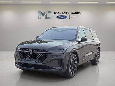 2025 Lincoln Nautilus — side profile view