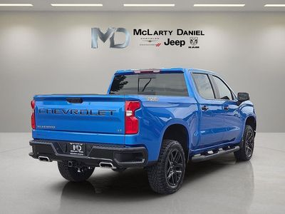 2025 Chevrolet Silverado 1500 — detail view