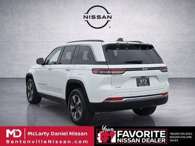 2024 Jeep Grand Cherokee — interior view