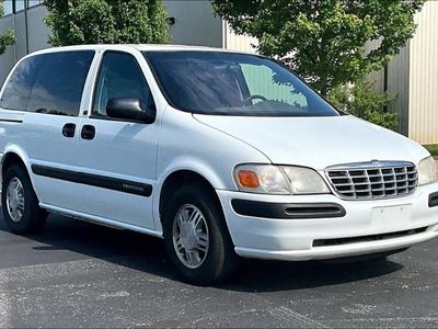 2000 Chevrolet Venture — side profile view