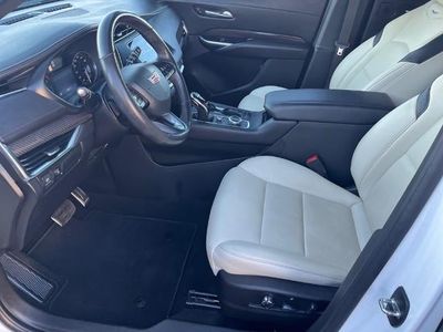 2023 Cadillac XT4 — detail view