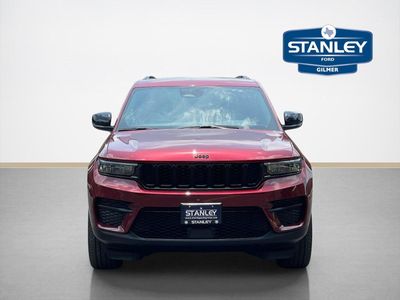 2023 Jeep Grand Cherokee — side profile view