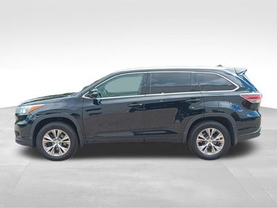 2015 Toyota Highlander — interior view