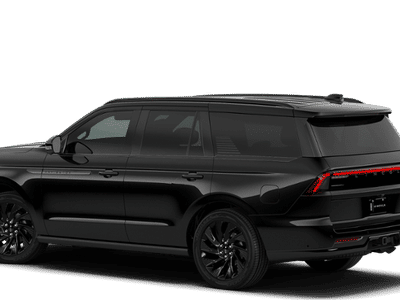 2027 Lincoln Navigator — side profile view