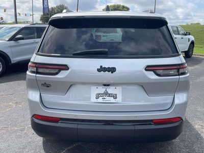 2024 Jeep Grand Cherokee L — interior view