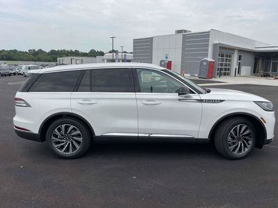 2026 Lincoln Aviator — side profile view