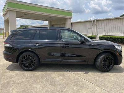 2022 Lincoln Aviator — side profile view