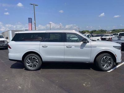 2026 Lincoln Navigator L — side profile view