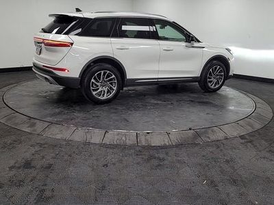 2022 Lincoln Corsair — side profile view