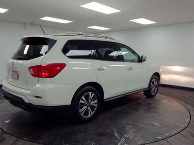 2018 Nissan Pathfinder — side profile view