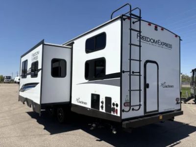2024 Coachmen Freedom Express Ultra Lite - Photo 2