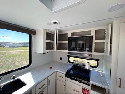 2026 Grand Transcend - Photo 25
