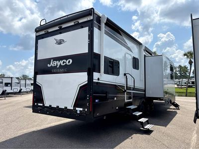 2026 Jayco Seismic — photo 32 view