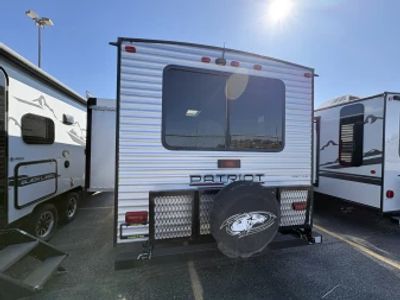 2022 Forest River Cherokee Grey Wolf — photo 8 view