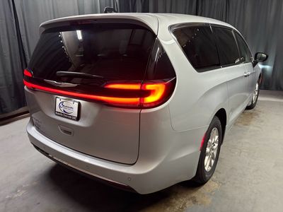 2024 Chrysler Pacifica — detail view