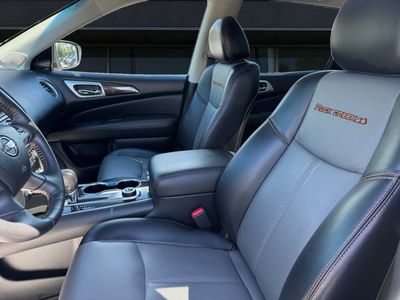 2020 Nissan Pathfinder — side profile view