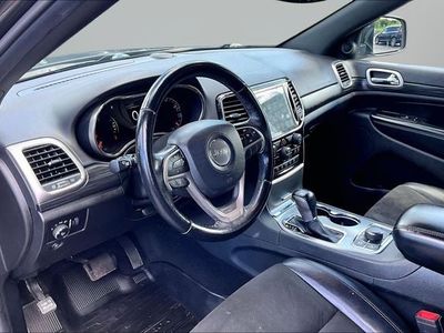 2020 Jeep Grand Cherokee — interior view