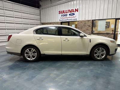 2009 Lincoln MKS — interior view