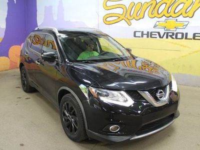 2016 Nissan Rogue — rear three-quarter view