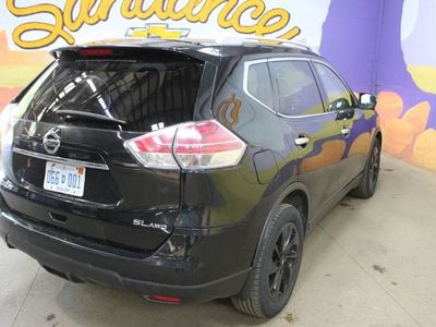 2016 Nissan Rogue — detail view