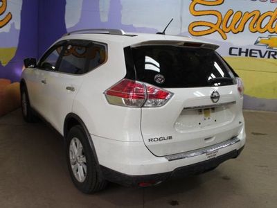2016 Nissan Rogue — detail view