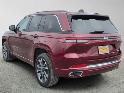 2025 Jeep Grand Cherokee — detail view