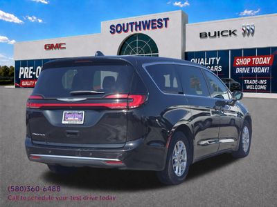 2023 Chrysler Pacifica — detail view