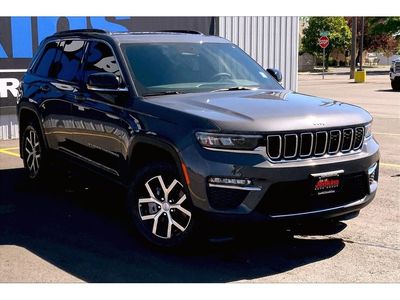 2025 Jeep Grand Cherokee — side profile view