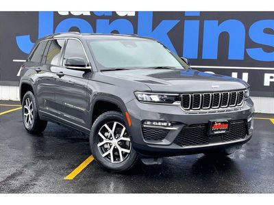 2025 Jeep Grand Cherokee — side profile view