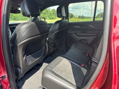 2024 Jeep Grand Cherokee — interior view
