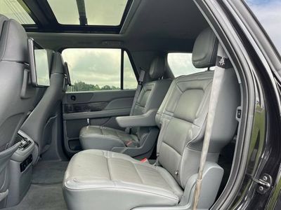 2019 Lincoln Navigator — detail view