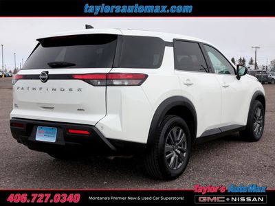 2024 Nissan Pathfinder — interior view