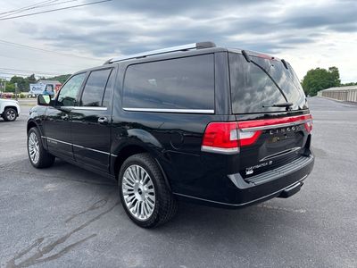 2017 Lincoln Navigator L — detail view