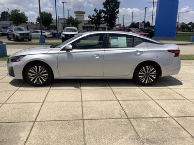 2024 Nissan Altima — side profile view