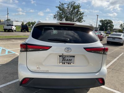 2021 Toyota Highlander — detail view