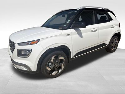 2026 Hyundai Venue SEL w/Two-Tone Roof in Lunar White W/Black Roof — front three-quarter view
