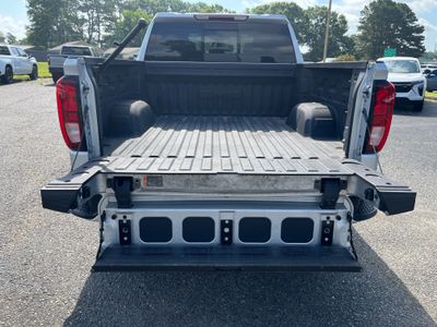 2022 GMC Sierra 1500 — detail view