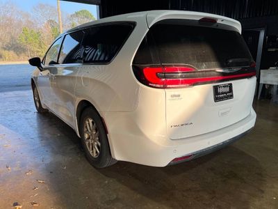 2025 Chrysler Pacifica — detail view