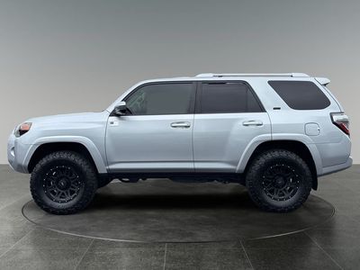 2016 Toyota 4Runner — detail view
