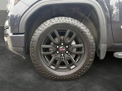 2022 GMC Sierra 1500 — interior view