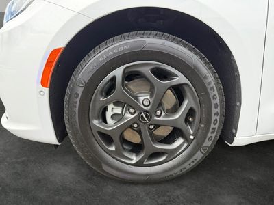 2023 Chrysler Pacifica Hybrid — interior view