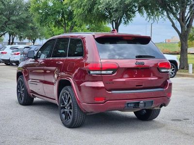 2021 Jeep Grand Cherokee — interior view